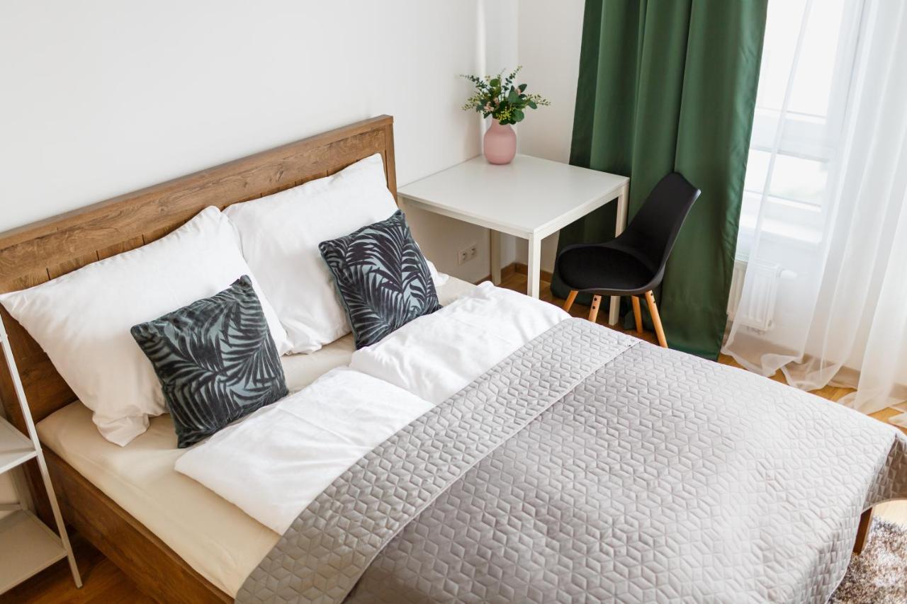 Golden Apartments Rezidence Nova Karolina ออสตราวา ภายนอก รูปภาพ