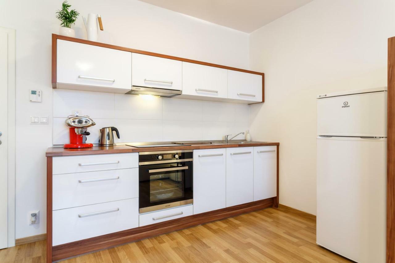 Golden Apartments Rezidence Nova Karolina ออสตราวา ภายนอก รูปภาพ