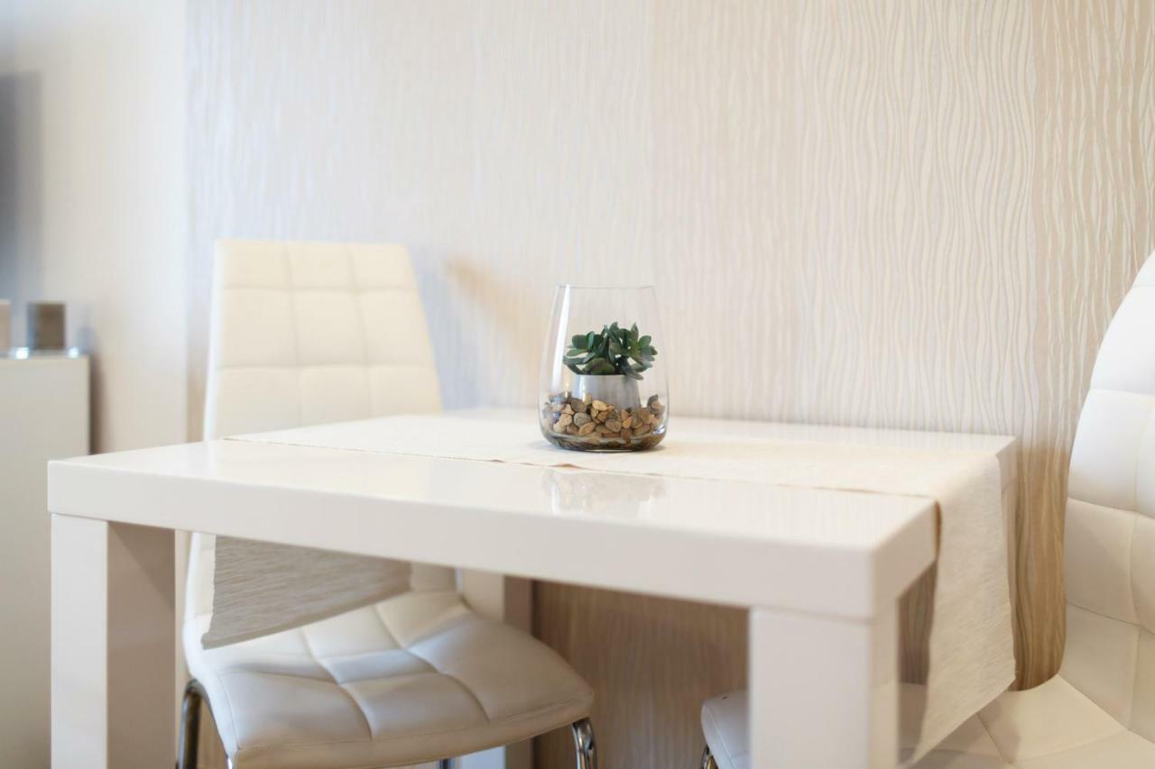 Golden Apartments Rezidence Nova Karolina ออสตราวา ภายนอก รูปภาพ