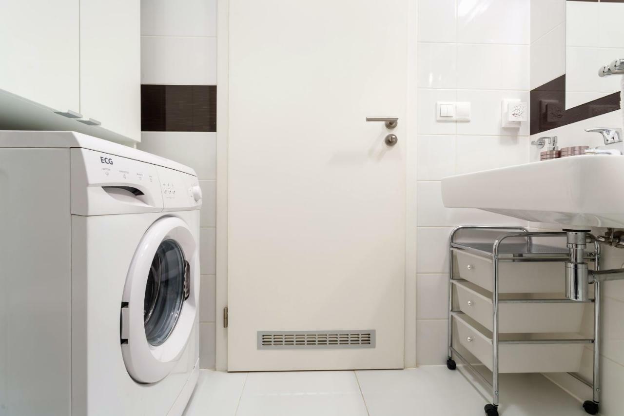 Golden Apartments Rezidence Nova Karolina ออสตราวา ภายนอก รูปภาพ